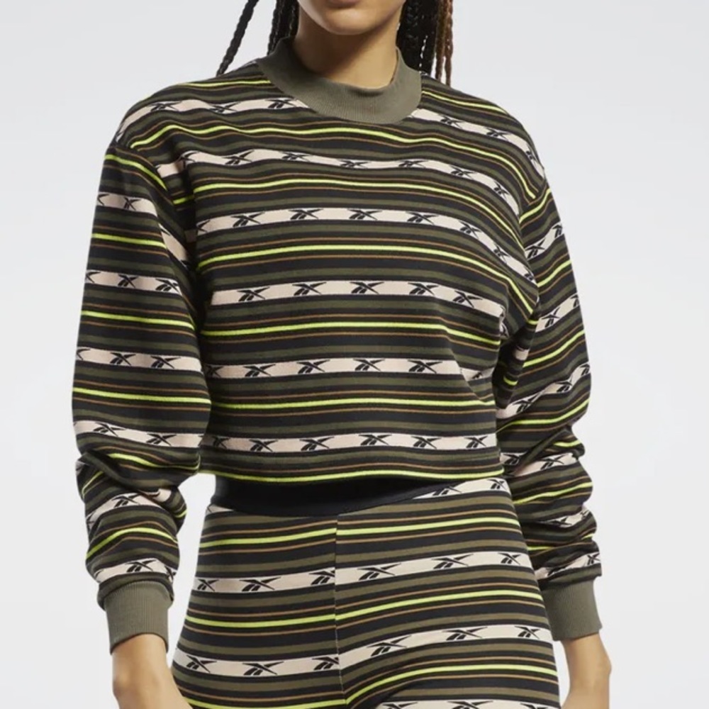 NWOT Reebok Classic Printed Sweatshirt